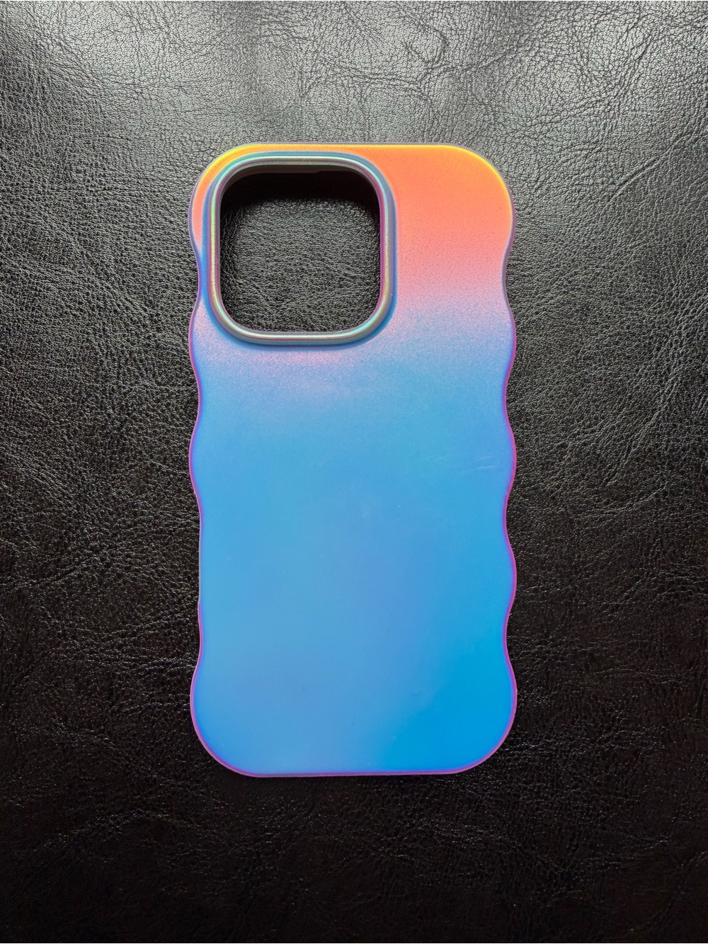 Heyday Wavy Iridescent iPhone 16 Pro Case with MagSafe
